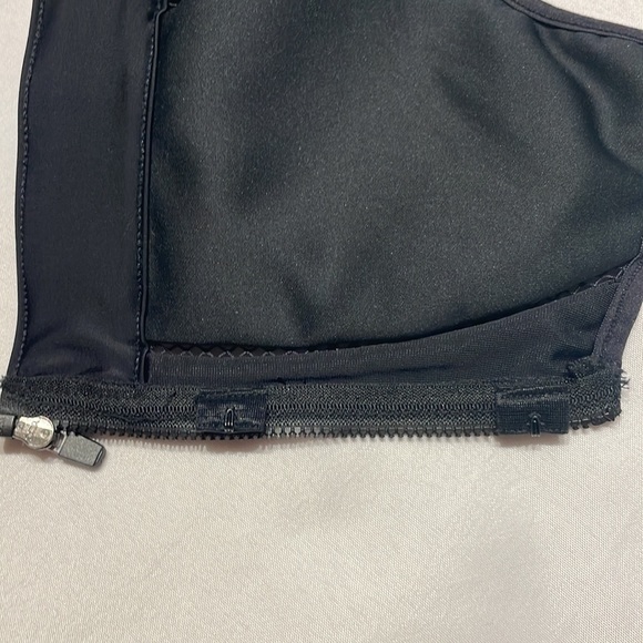 Fabletics Zoe High Impact Sports Bra - Picture 11 of 11